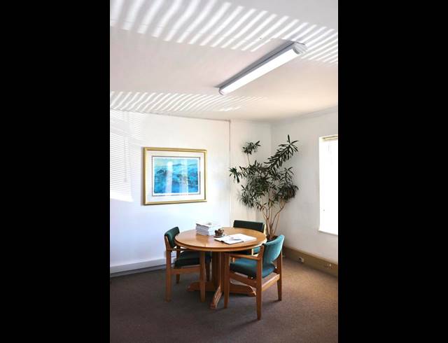 BUSINESS PROPERTY TO RENT IN VREDEHOEK